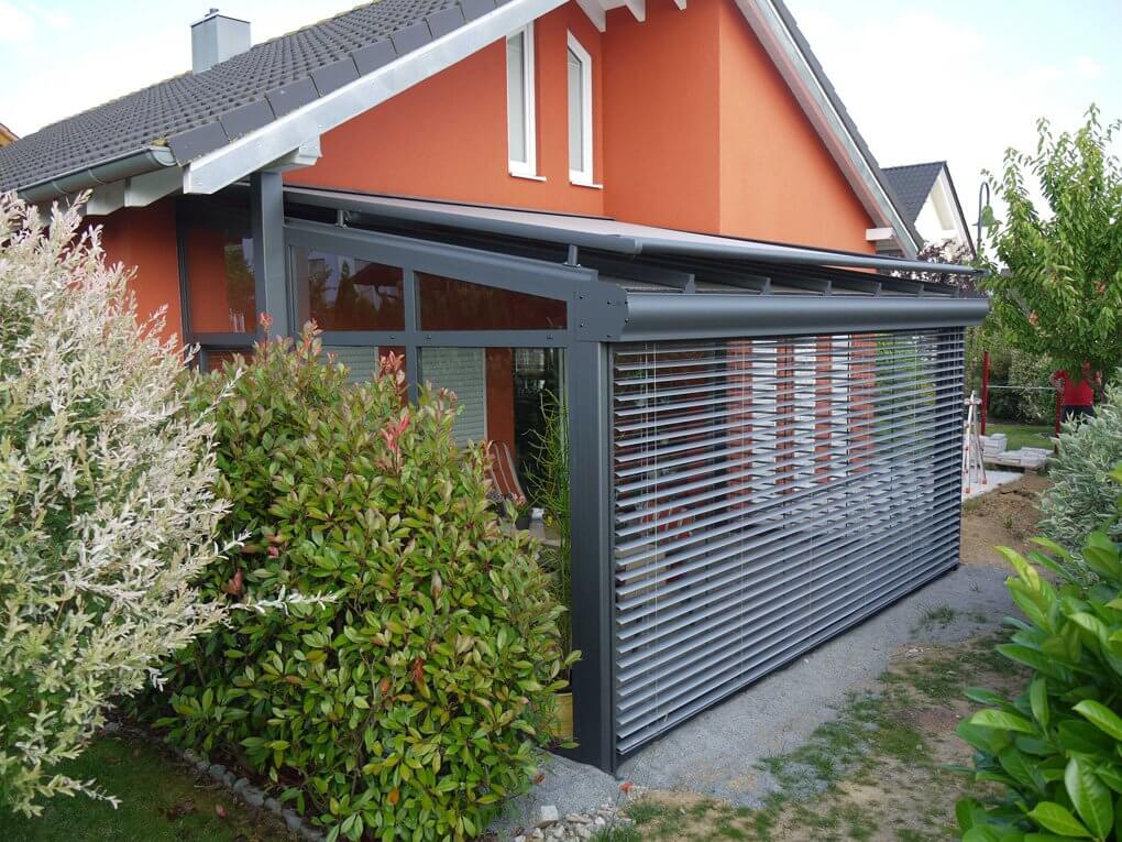 Kaltwintergarten in Besigheim mit Jalousien