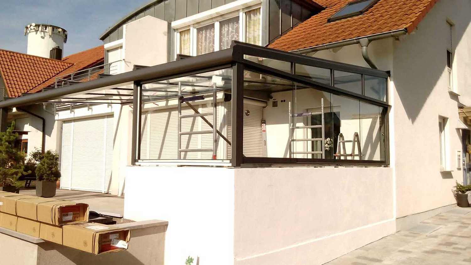 Montage der Aluminium Konstruktion