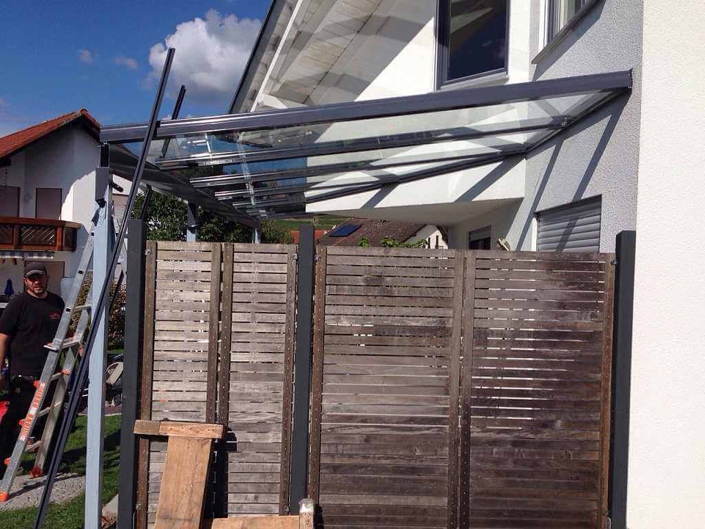 Beim einglasen der Aluminium Konstruktion