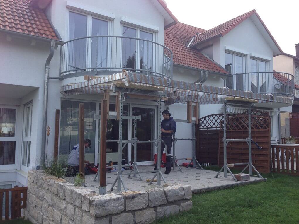 Montage der Aluminium Konstruktion Montage der Aluminium Konstruktion