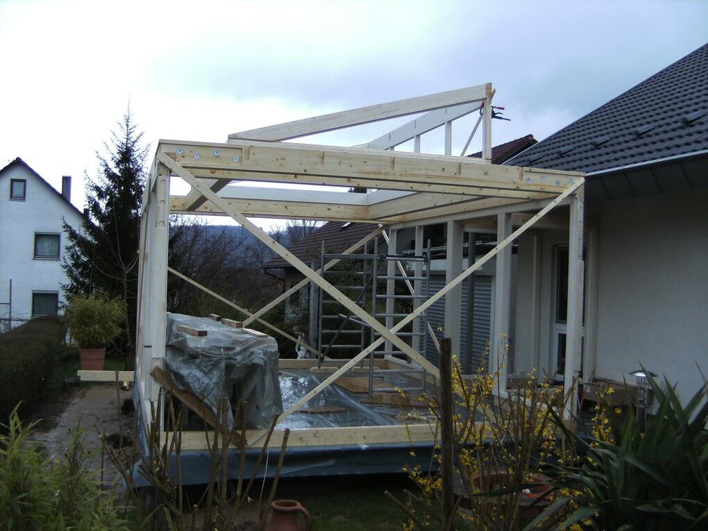 Montage der Holz-Aluminium Konstruktion