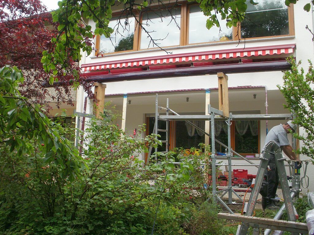 Montage der Terrassenüberdachung