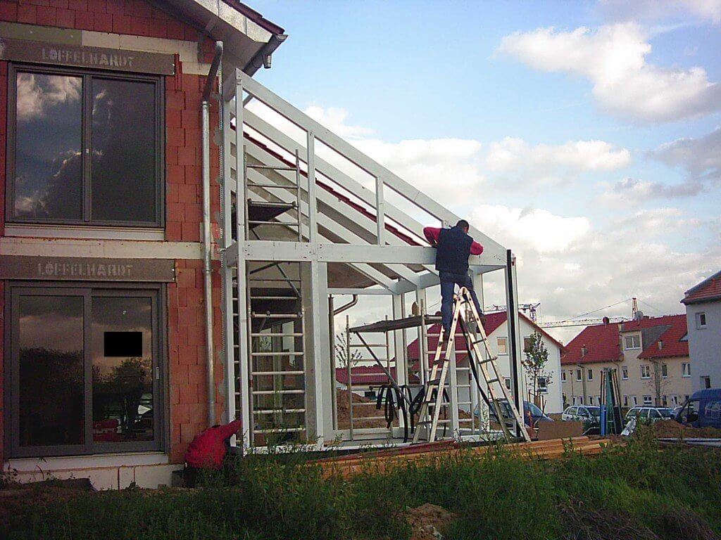Montage der Terrassenüberdachung