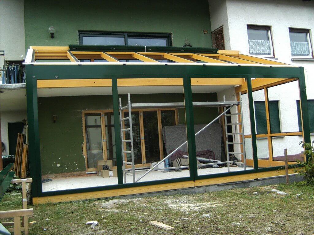 Montage der Holz-Aluminium Konstruktion