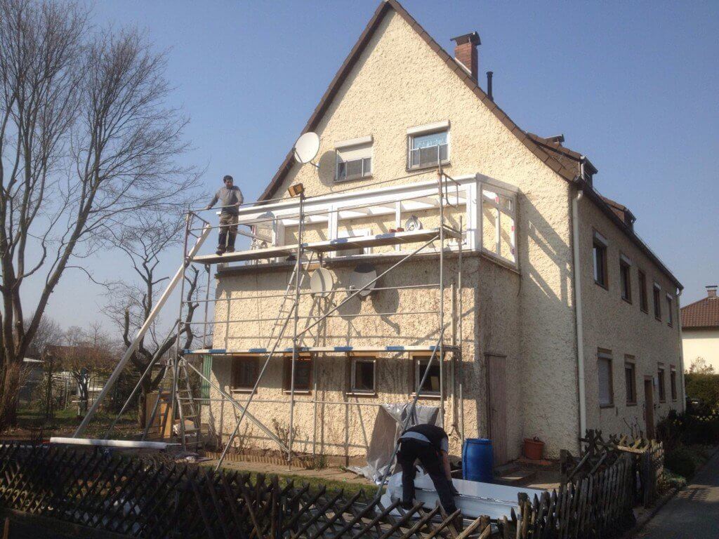 Montage der Holz Aluminium Konstruktion