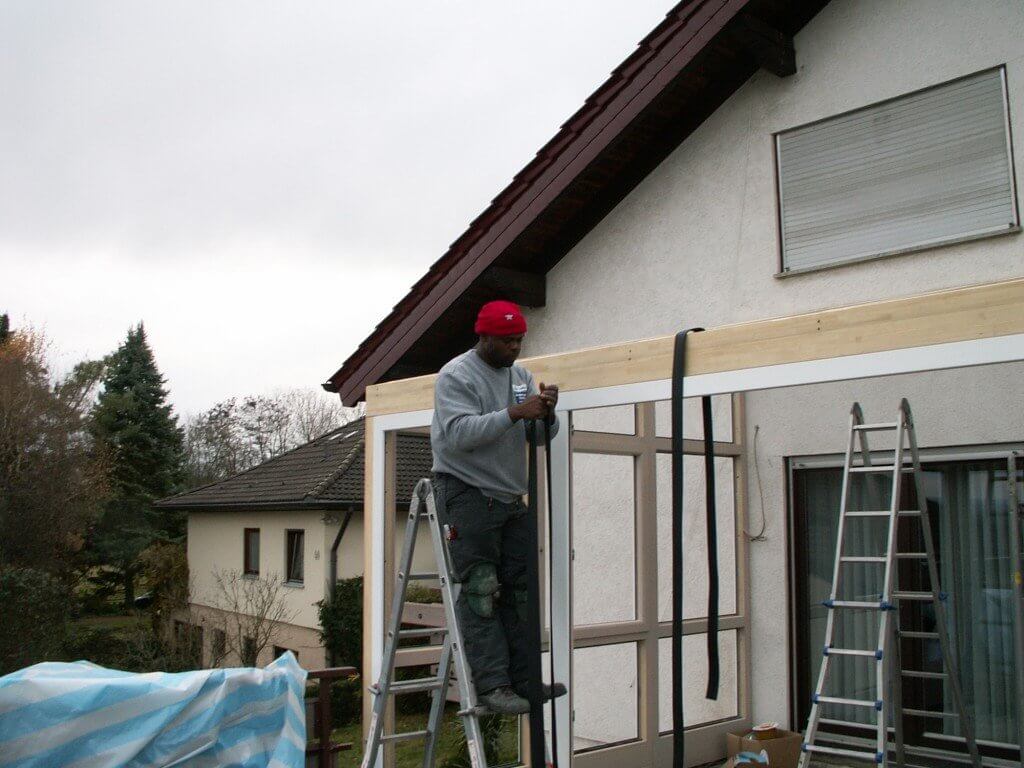 Montage der Holz-Aluminium Konstruktion