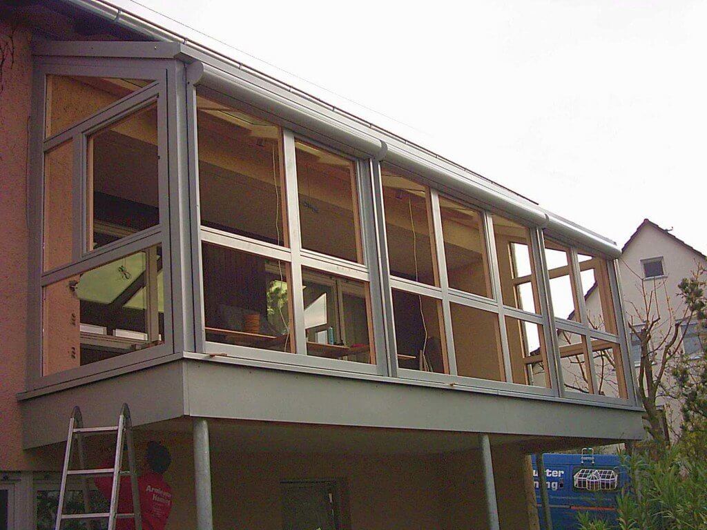 Montage der Holz-Aluminium Konstruktion