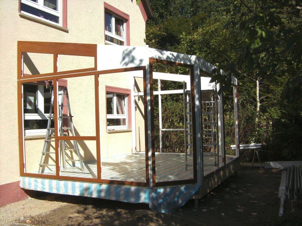 Montage der Wandelemente