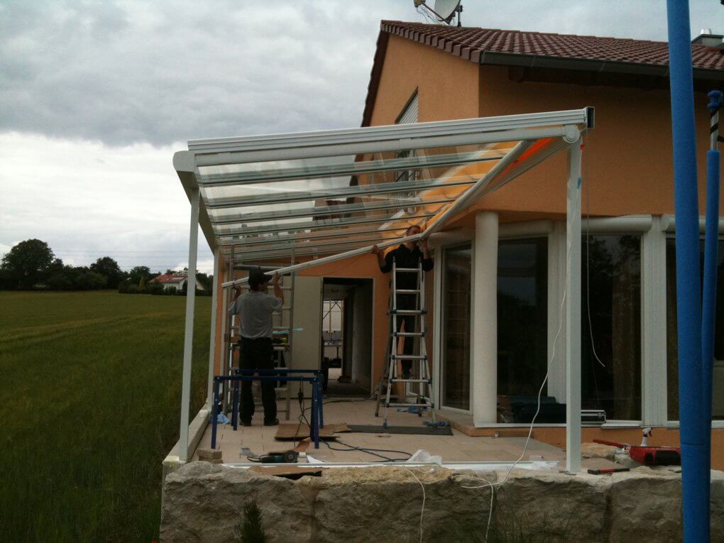 Montage der Glasbaumarkisen