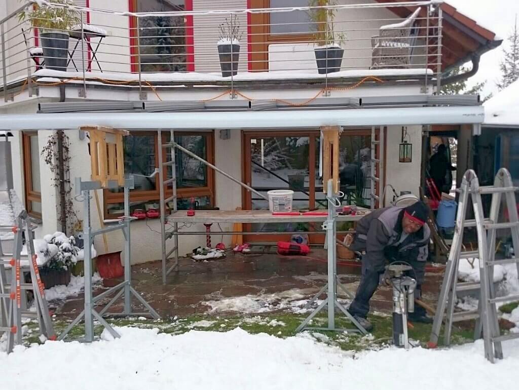 Montage der Terrassendach Konstruktion