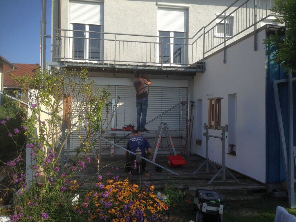 Montage der Firstschiene