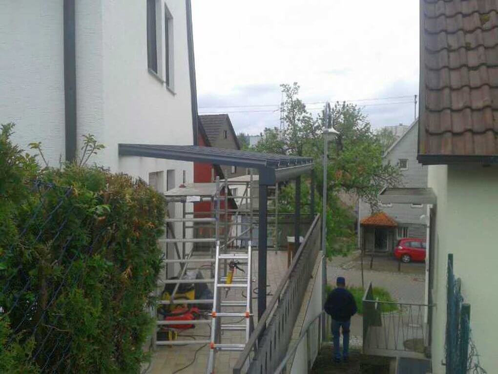 Montage der Aluminium Konstruktion