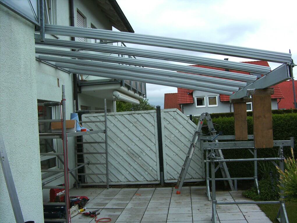 Montagebeginn in Kirchheim