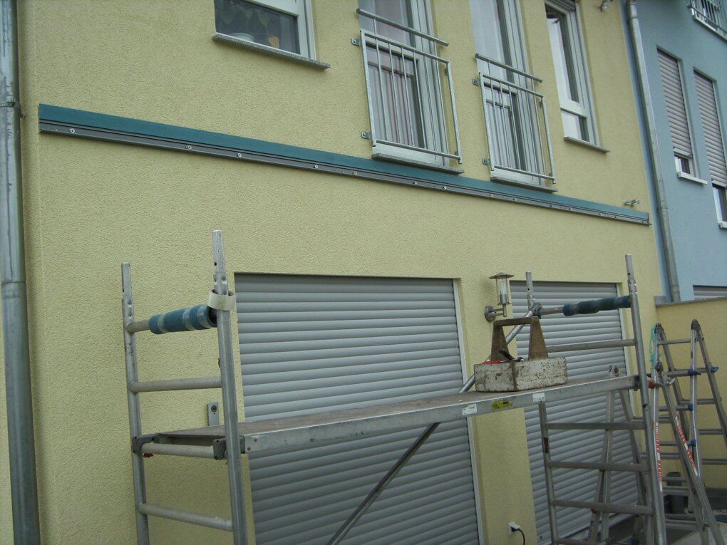 Montage der Firstschiene