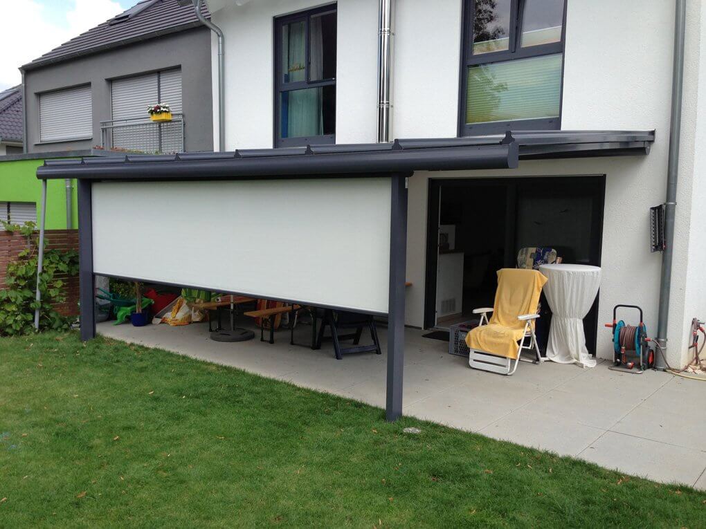 Senkrechtmarkise am Terrassendach