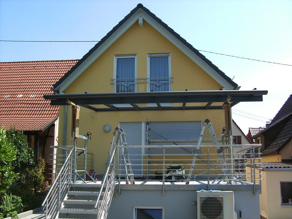 Montage der Aluminium Konstruktion