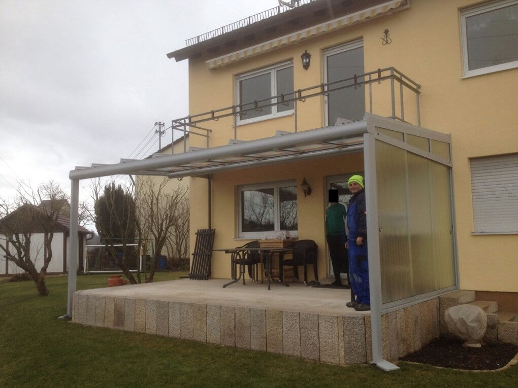 Terrassendach mit seitlicher Schiebetüre