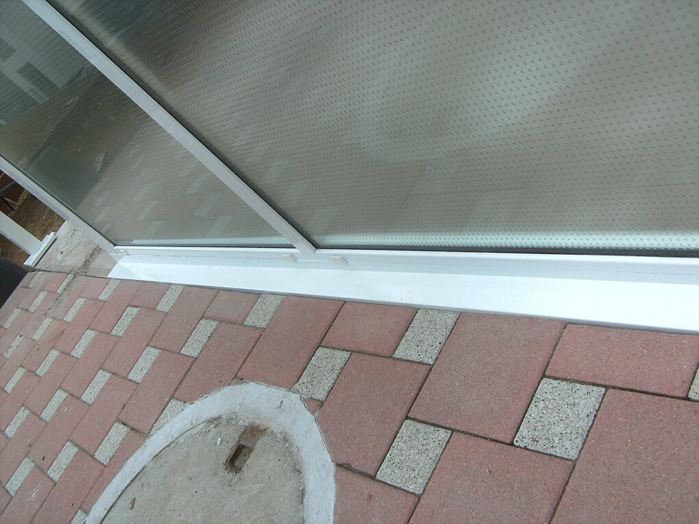 Bodenanschluss am Element