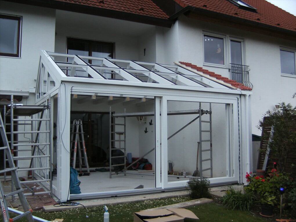 Montage der Satteldachkonstruktion