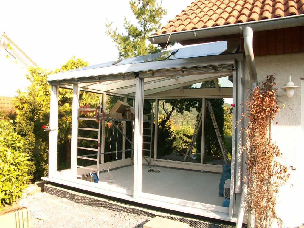 Montage der Holz Aluminium Konstruktion