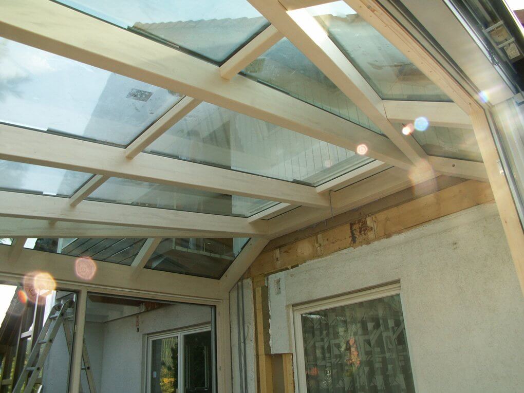 Montage der Holz Aluminium Konstruktion