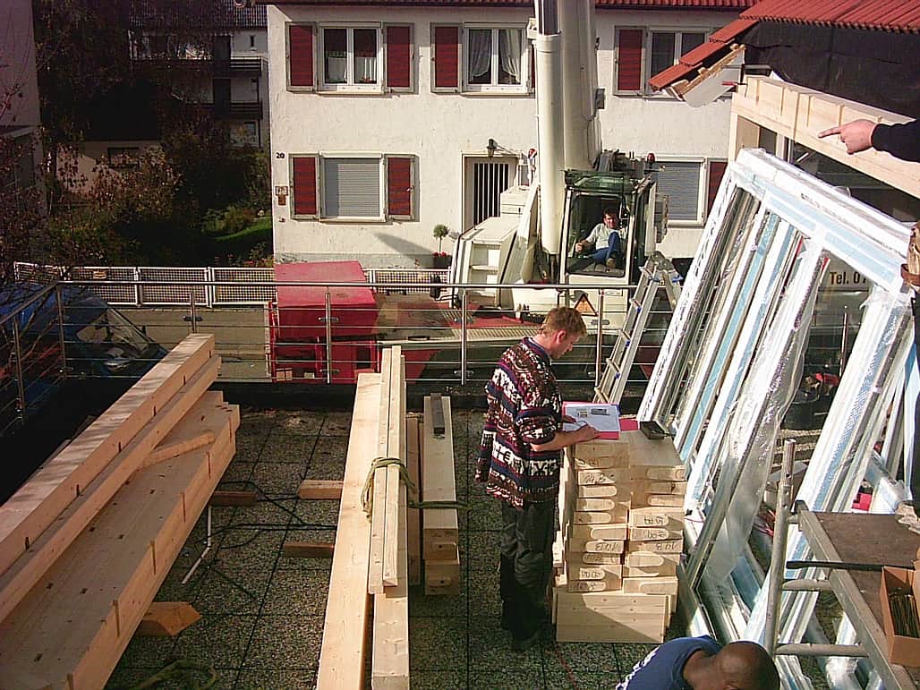 Montagebeginn mit 4 Monteuren