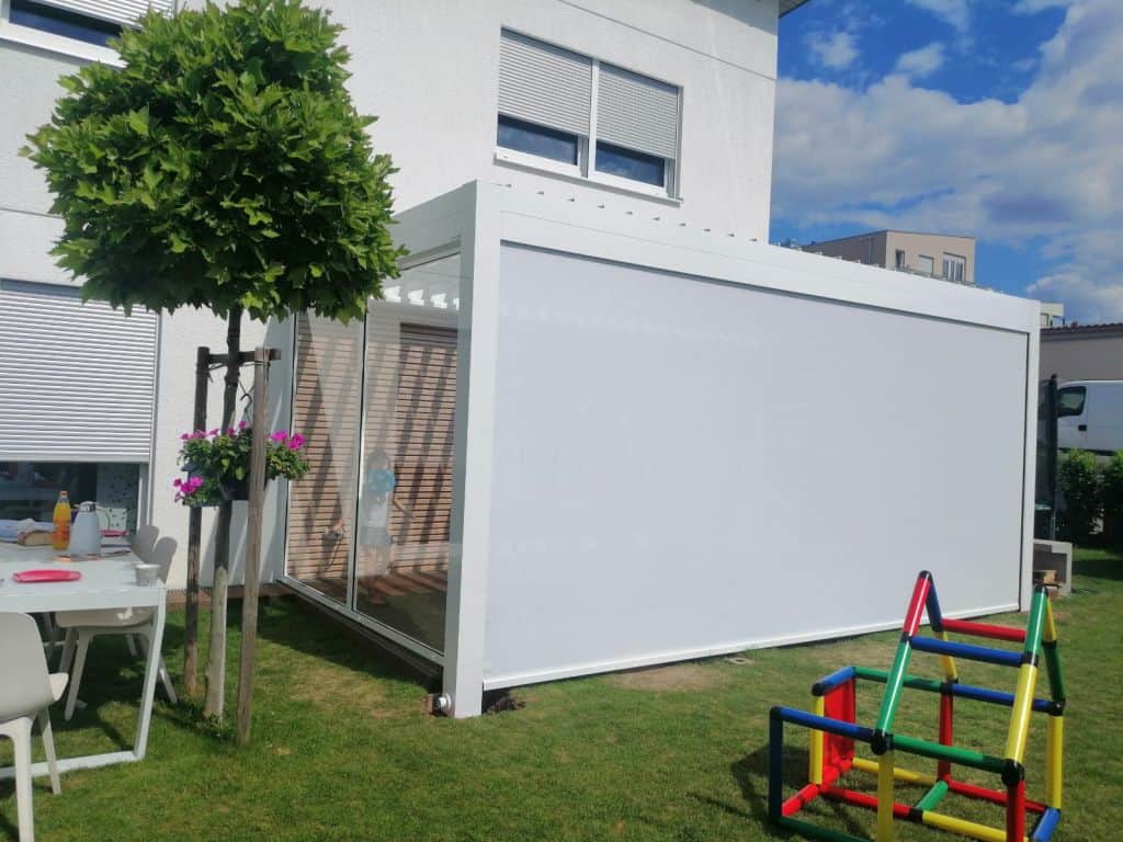 Lamellendach mit Seitenelement