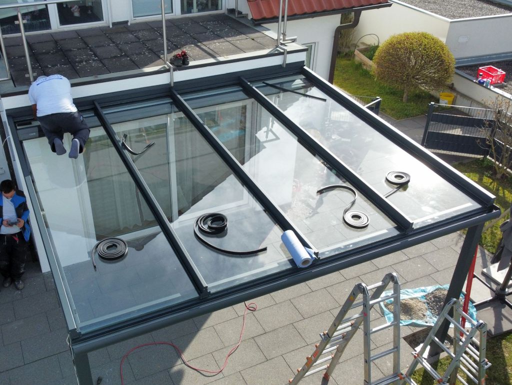 Beim einglasen der Alu-Konstruktion