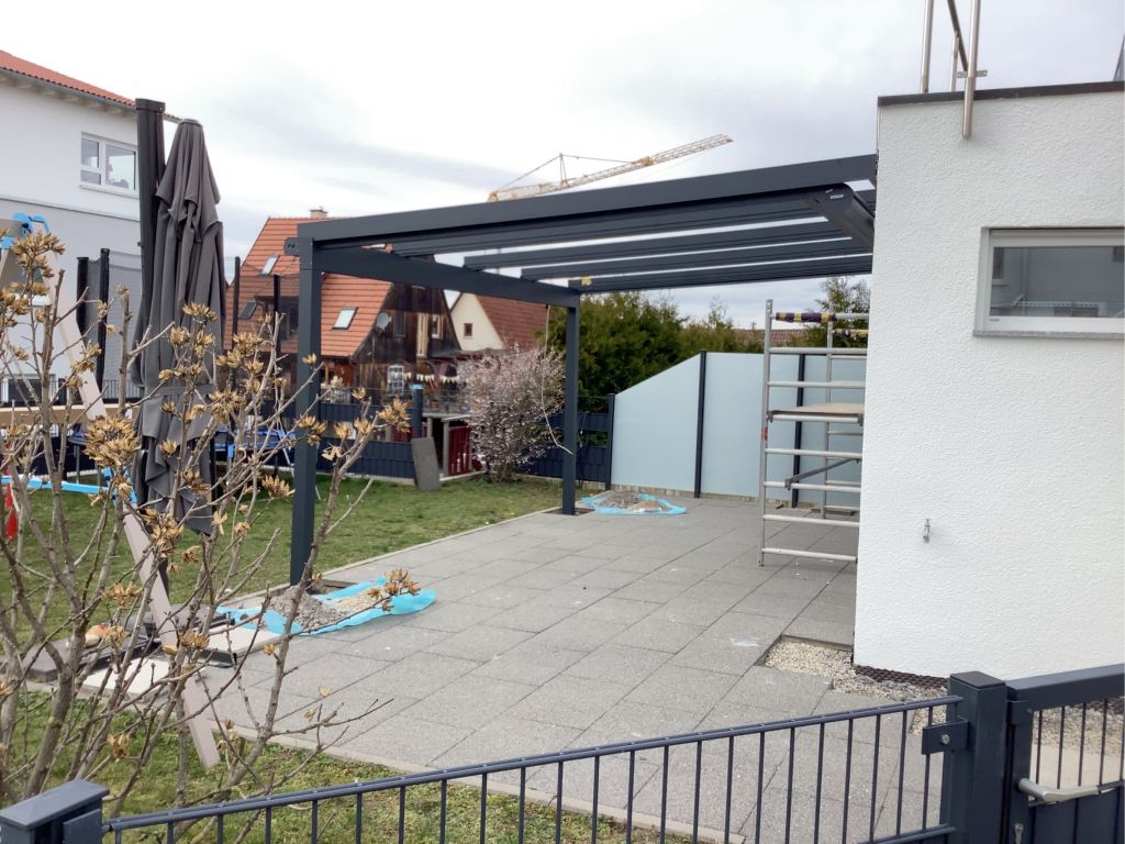 Terrassendach beim einglasen